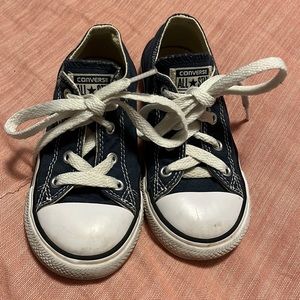 Converse Chuck Taylor All Star low tops, toddler/little kids size 9